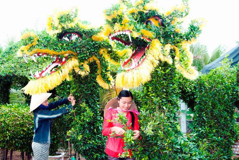 Quy trình làm kẹo dừa truyền thống tại một cơ sở ở Bến Tre, minh họa làng nghề đặc trưng